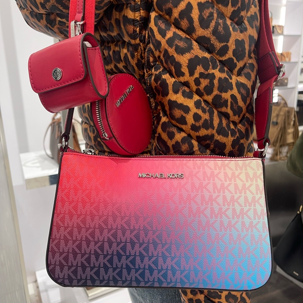 MICHAEL KORS Jet Set Sm Ombré Signature Logo Crossbody Case Apple Airpods Pro - Picture 10 of 16